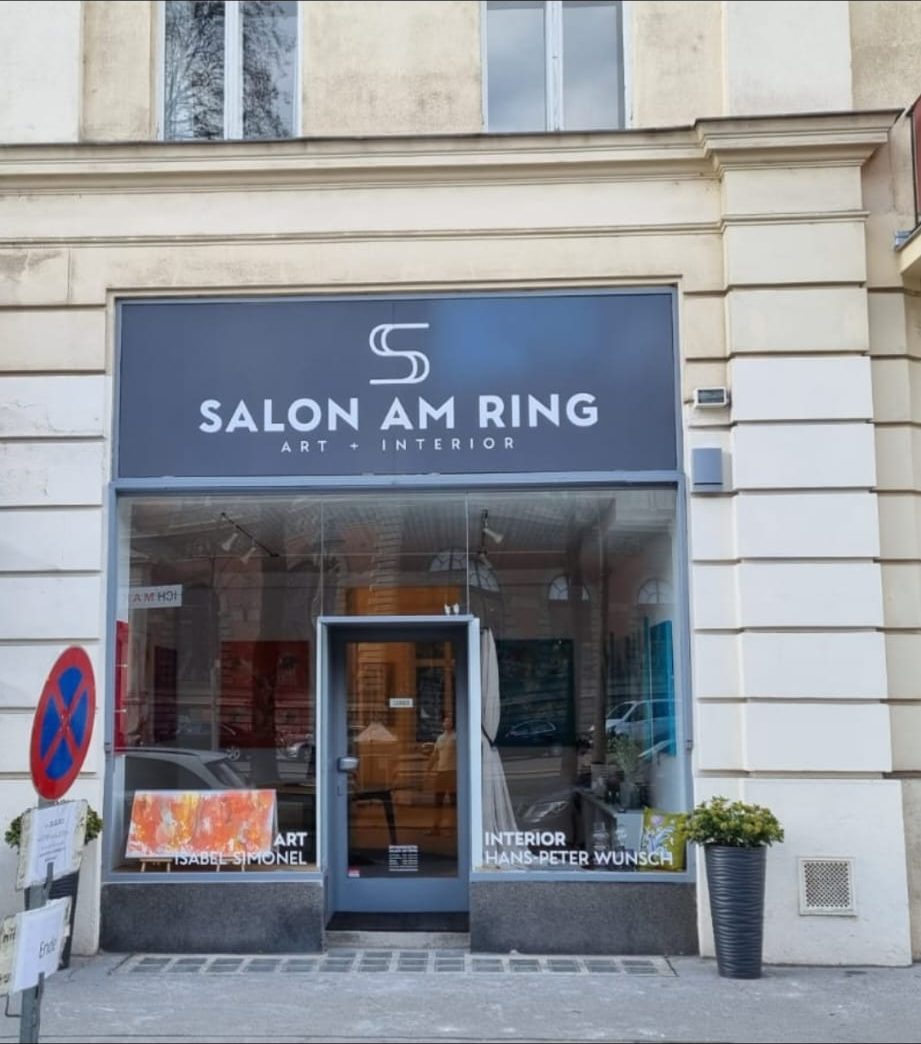 Gestaltetes Schaufenster eines Geschäfts